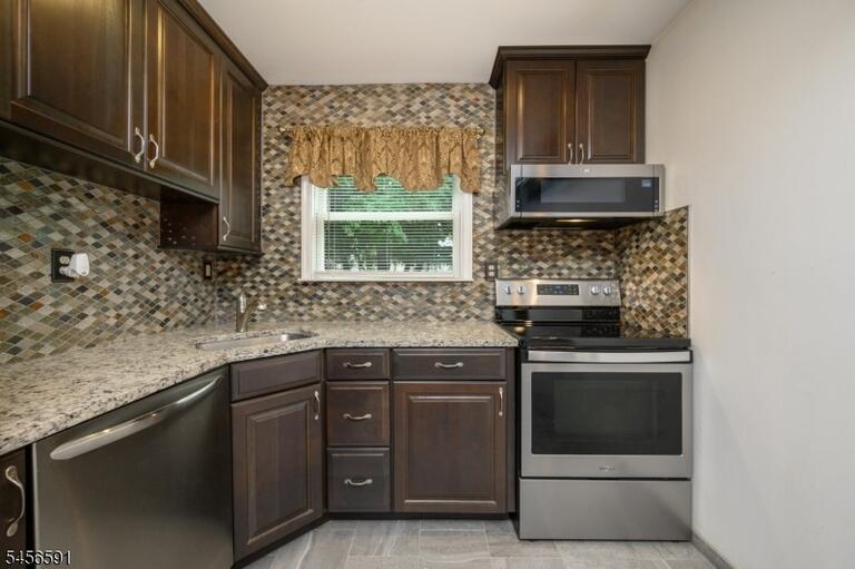 Property listing MLS 4049402 photo 13