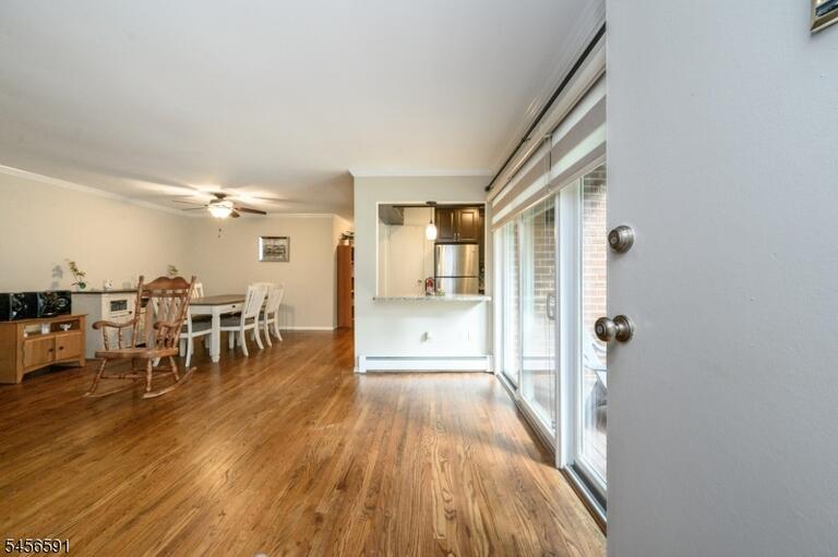 Property listing MLS 4049402 photo 4