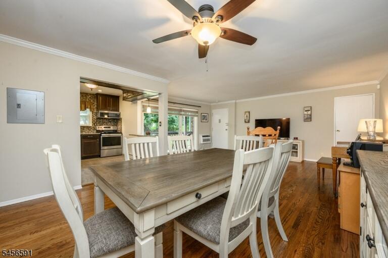 Property listing MLS 4049402 photo 8