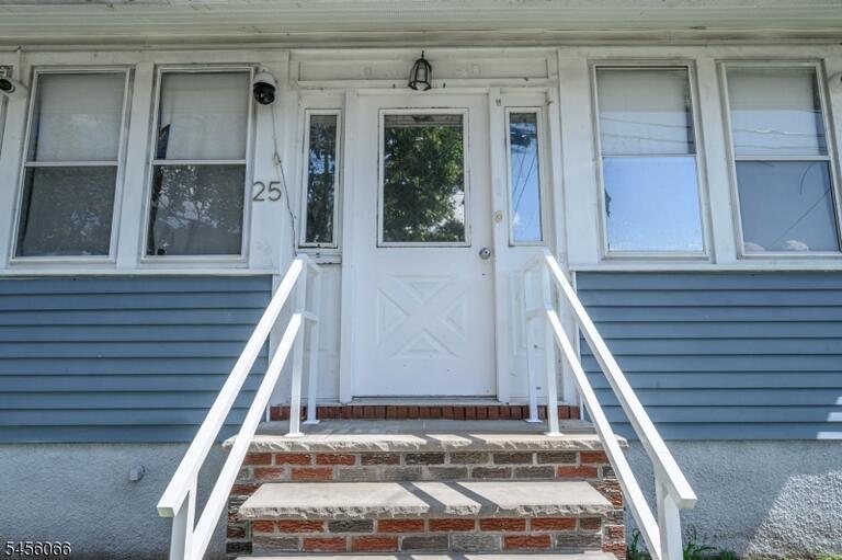 Property listing MLS 4049419 photo 2