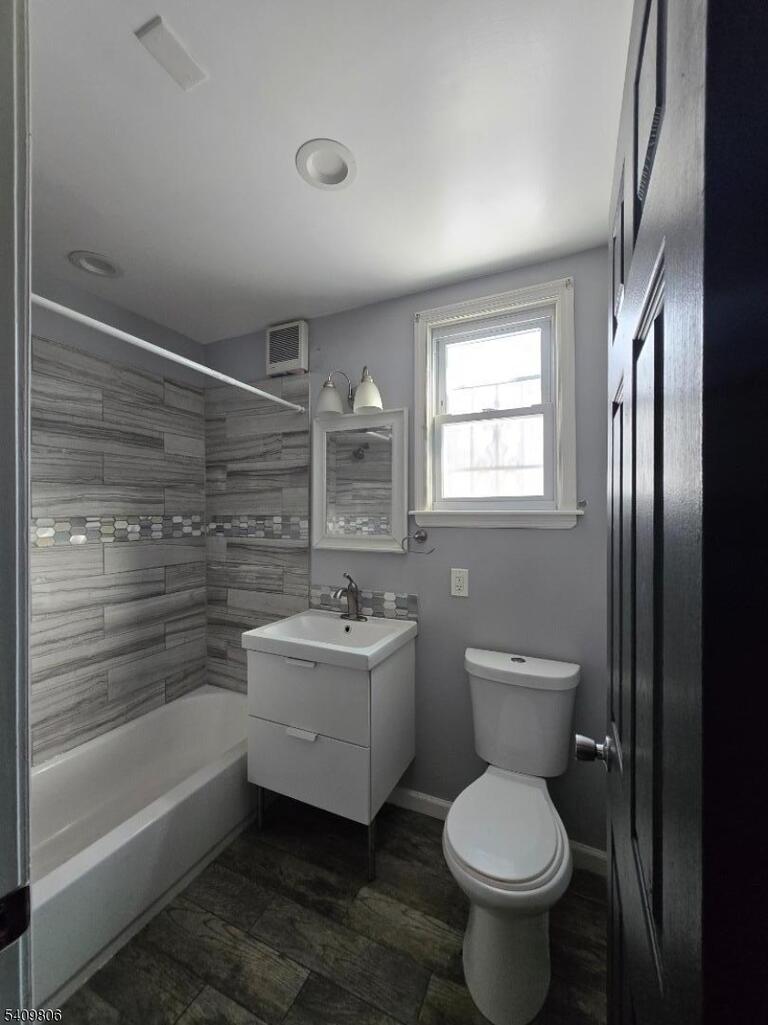 Property listing MLS 4049420 photo 5