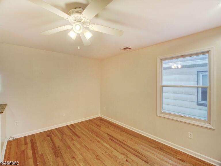 Property listing MLS 4049442 photo 5