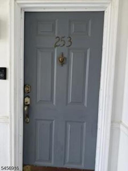 Property listing MLS 4049486 photo 1
