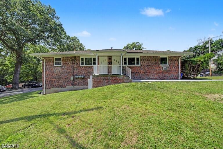 Property listing MLS 4049490 photo 1