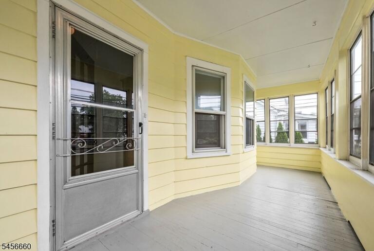 Property listing MLS 4049508 photo 3
