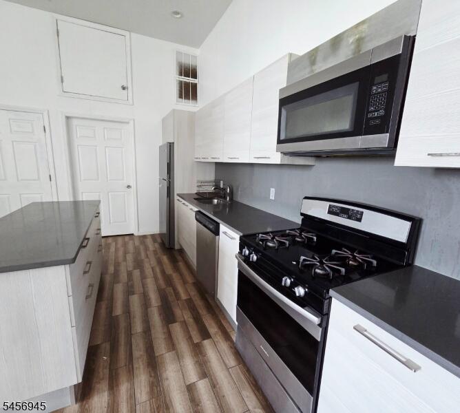 Property listing MLS 4049516 photo 3