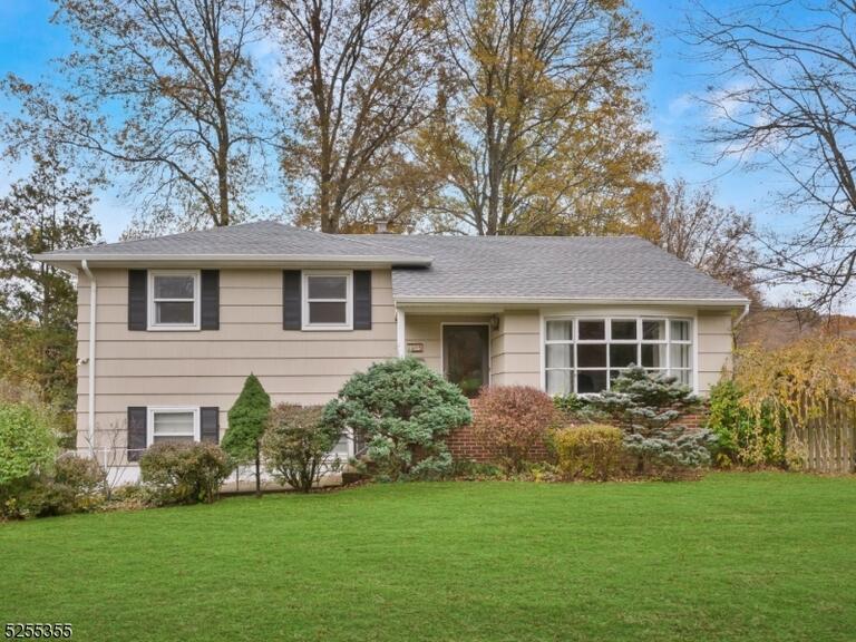 Property listing MLS 4049524 photo 1