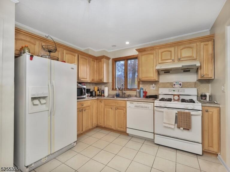 Property listing MLS 4049524 photo 12
