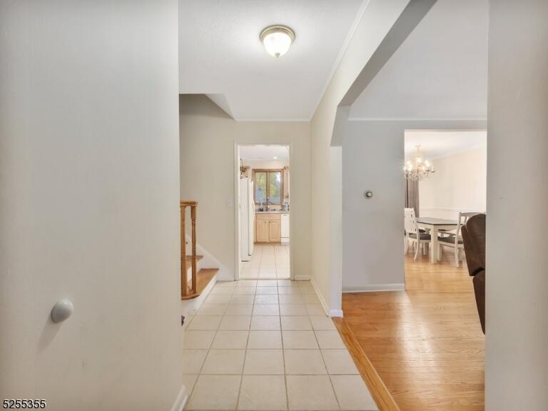 Property listing MLS 4049524 photo 4