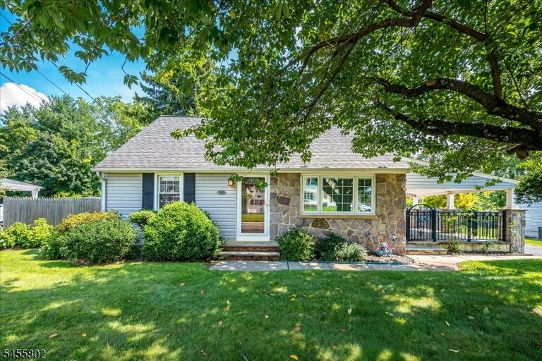 Property listing MLS 4049529 photo 1