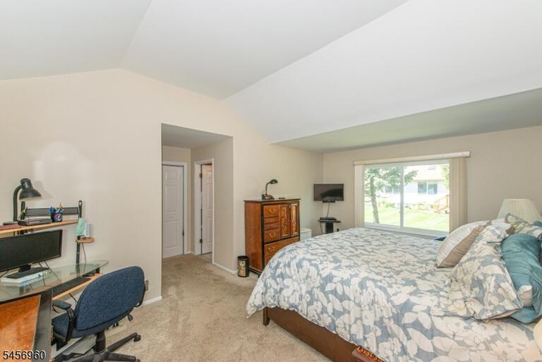 Property listing MLS 4049539 photo 16