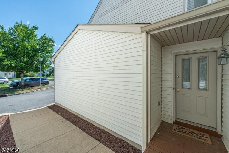 Property listing MLS 4049539 photo 3