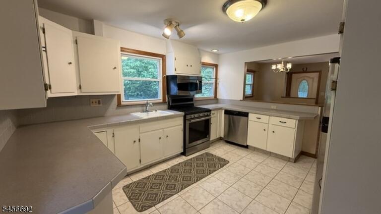 Property listing MLS 4049575 photo 3