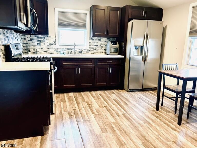 Property listing MLS 4049626 photo 2
