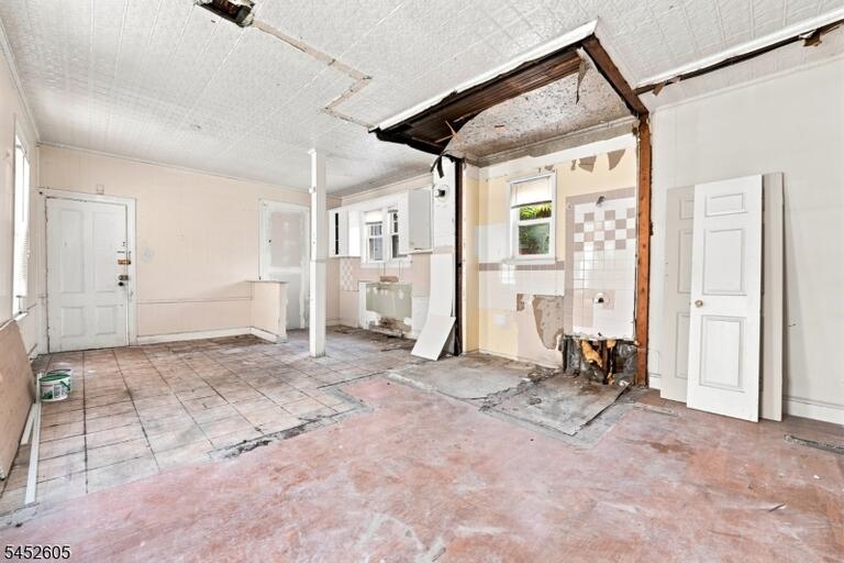 Property listing MLS 4049643 photo 23