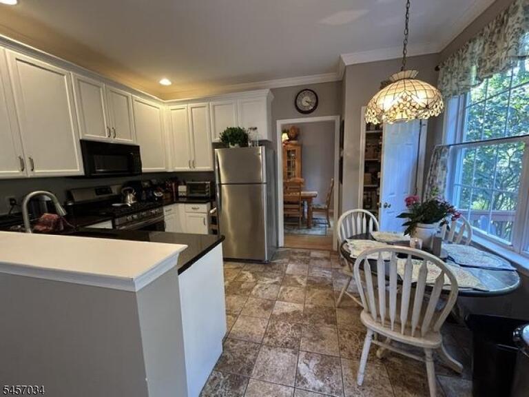 Property listing MLS 4049646 photo 3