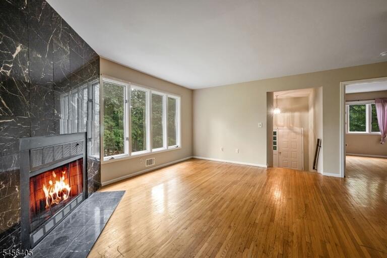 Property listing MLS 4049672 photo 9