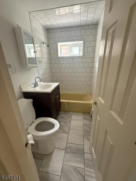 Property listing MLS 4049691 photo 4