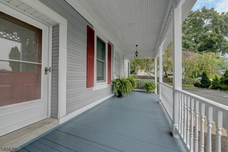 Property listing MLS 4049717 photo 10