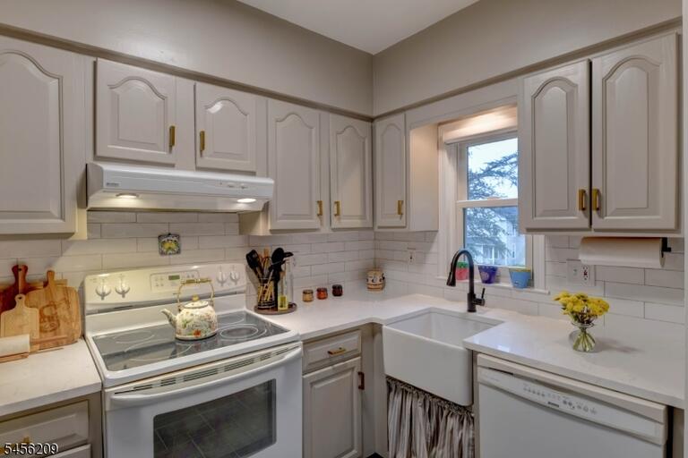 Property listing MLS 4049717 photo 23