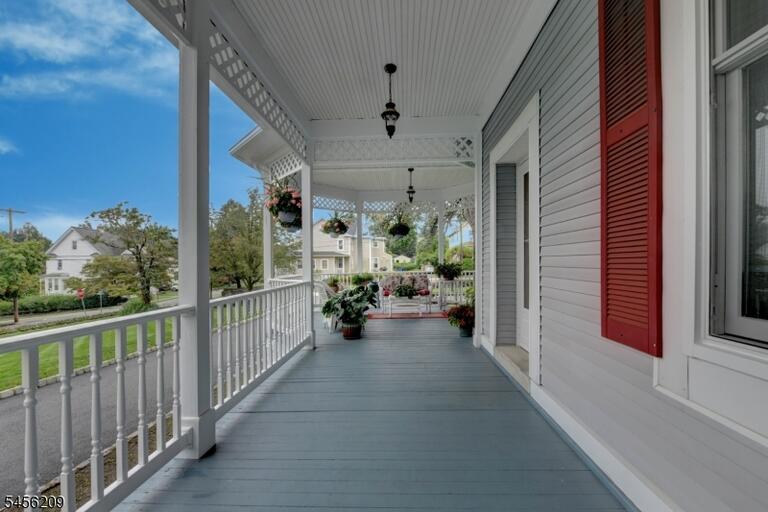Property listing MLS 4049717 photo 9