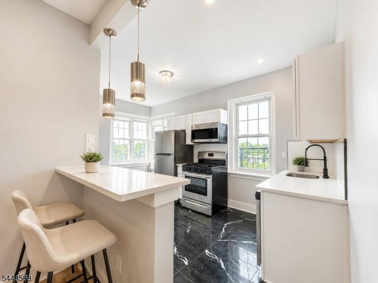 Property listing MLS 4049732 photo 1