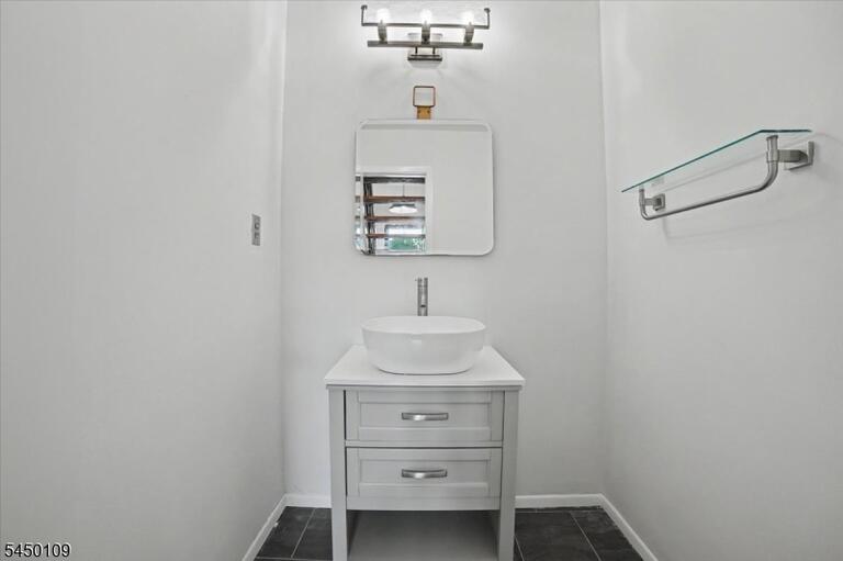 Property listing MLS 4049733 photo 11