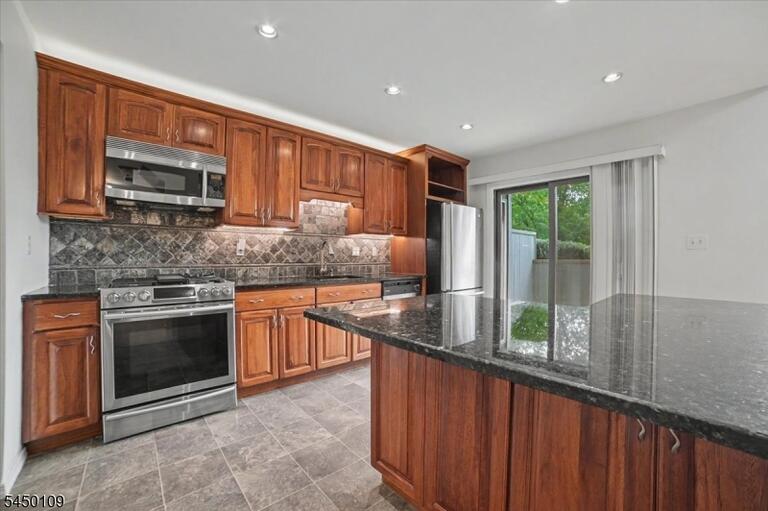 Property listing MLS 4049733 photo 6