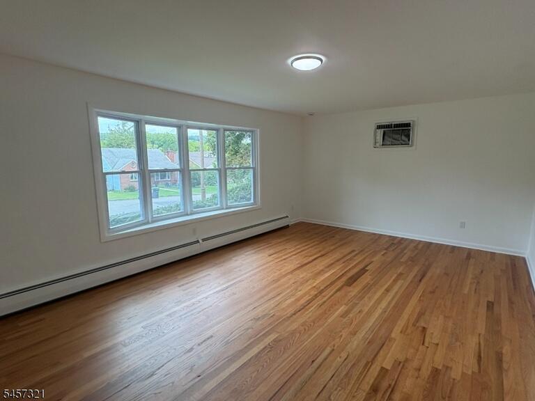 Property listing MLS 4049757 photo 3
