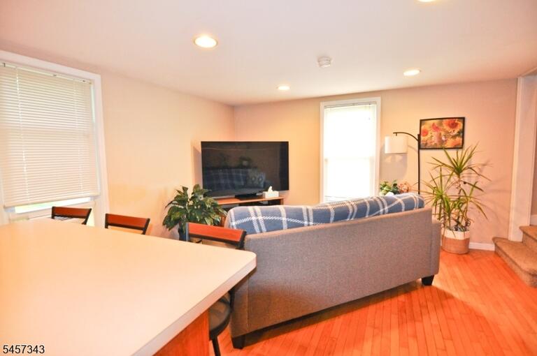 Property listing MLS 4049777 photo 8