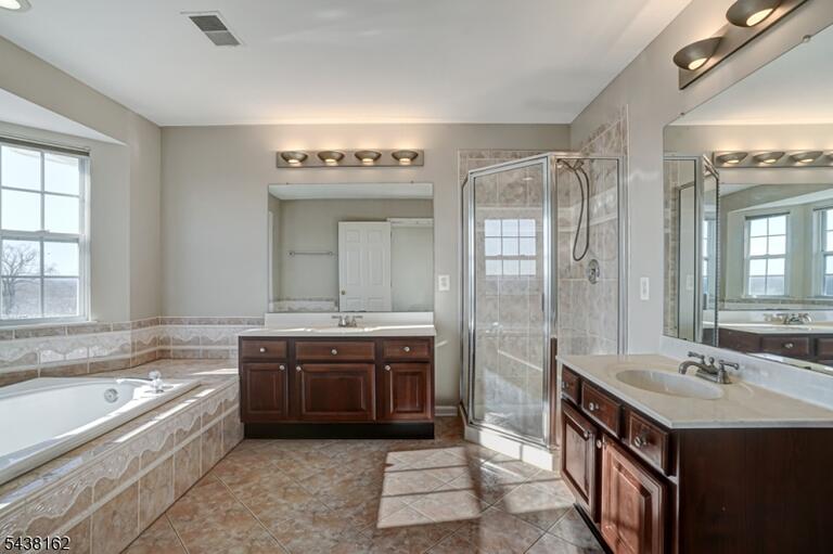 Property listing MLS 4049789 photo 17