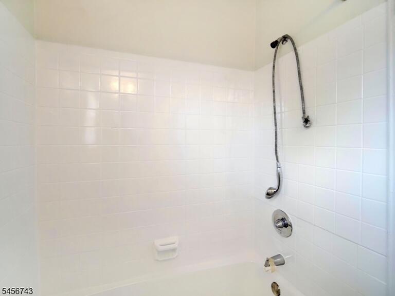 Property listing MLS 4049796 photo 17