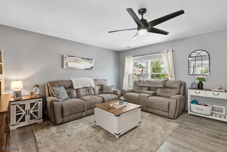 Property listing MLS 4049818 photo 7