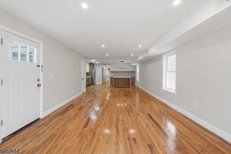 Property listing MLS 4049820 photo 4