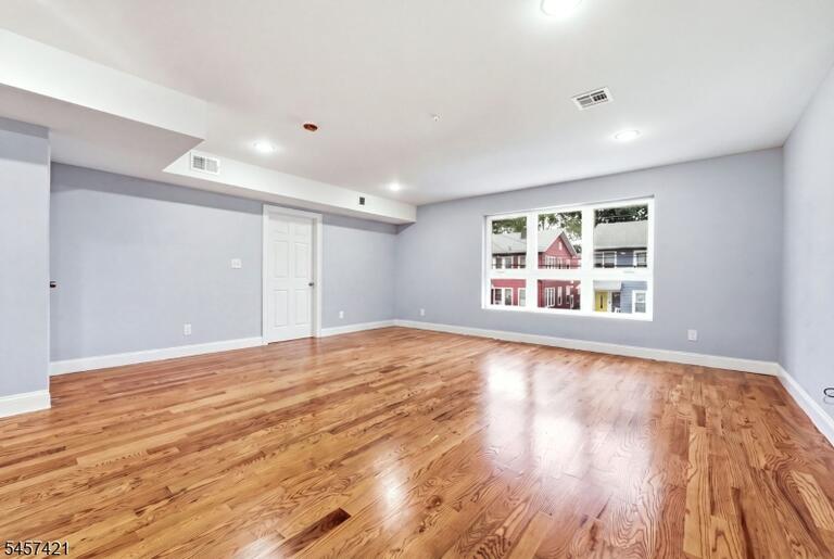 Property listing MLS 4049823 photo 11