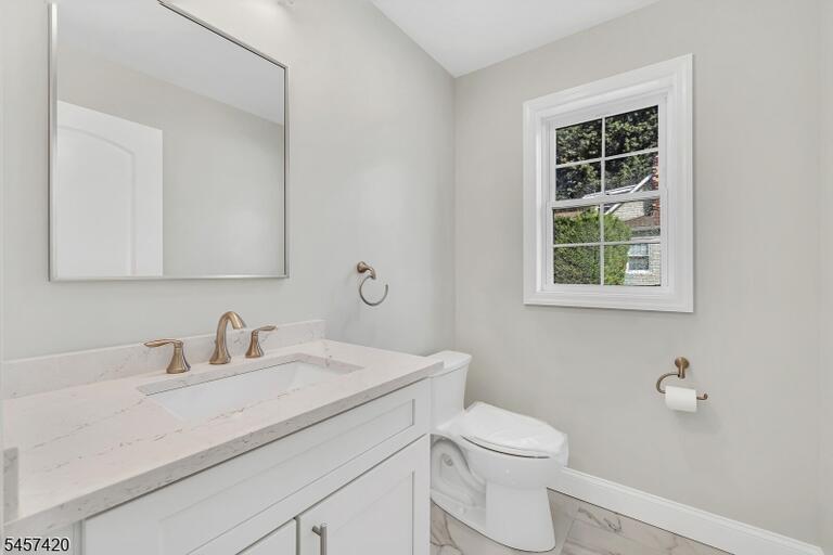 Property listing MLS 4049825 photo 4