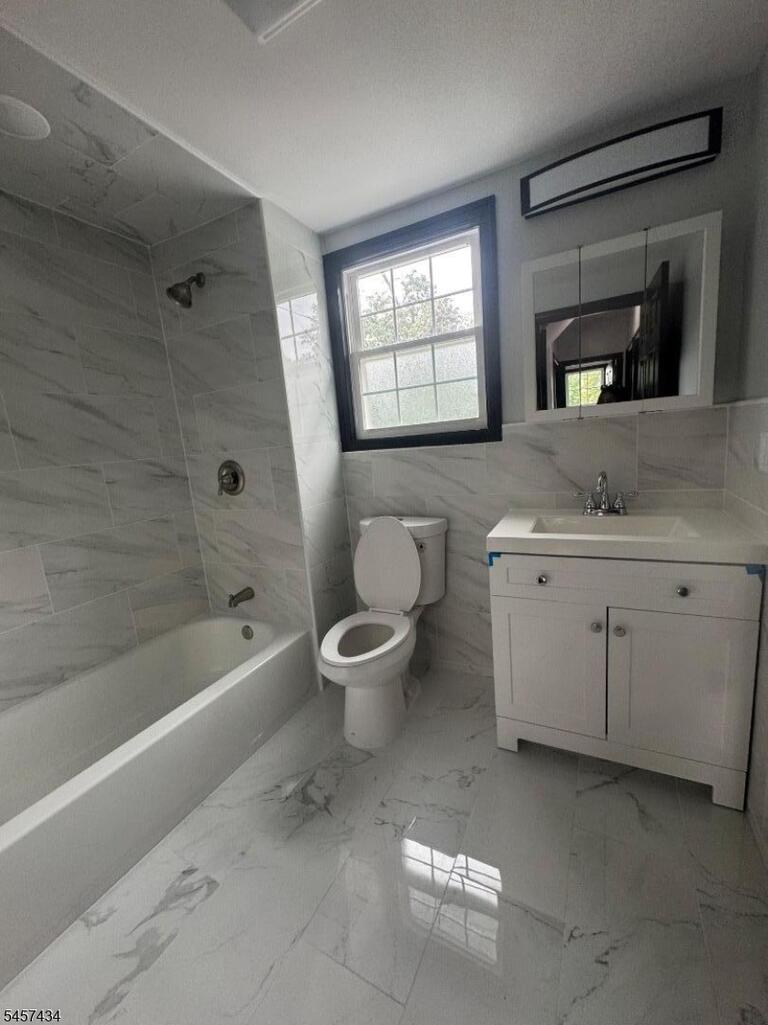 Property listing MLS 4049850 photo 29