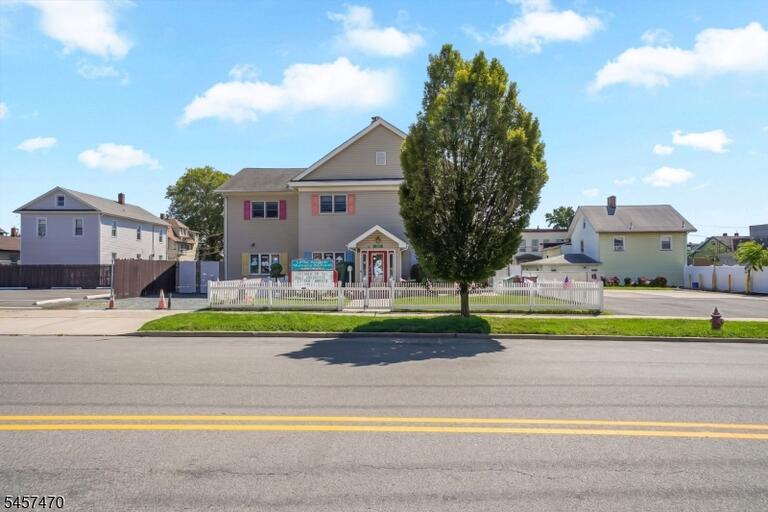 Property listing MLS 4049872 photo 3