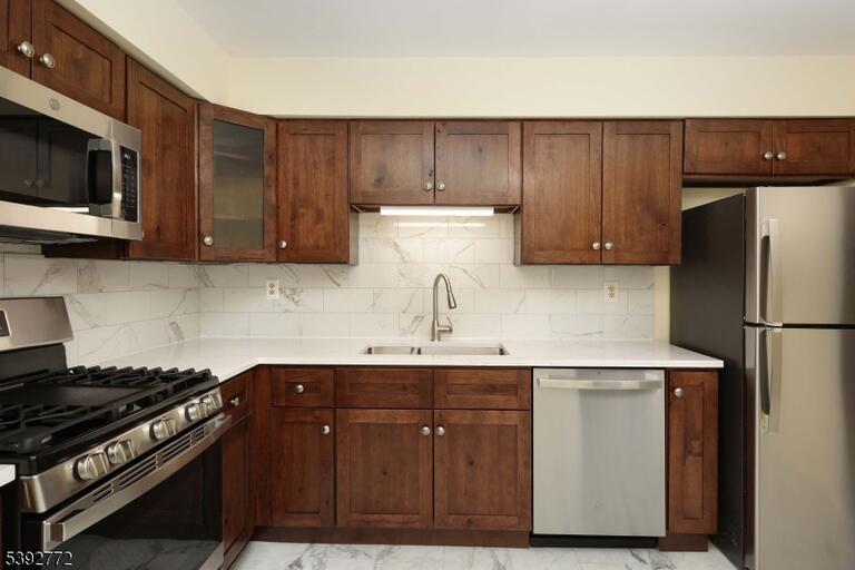 Property listing MLS 4049882 photo 4