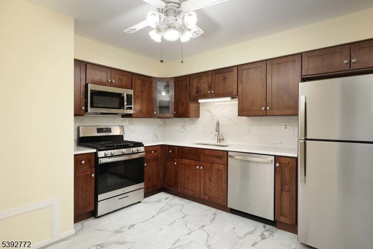 Property listing MLS 4049882 photo 5