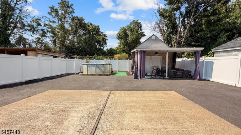 Property listing MLS 4049884 photo 39