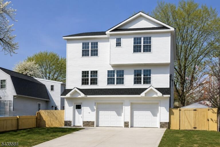Property listing MLS 4049898 photo 3