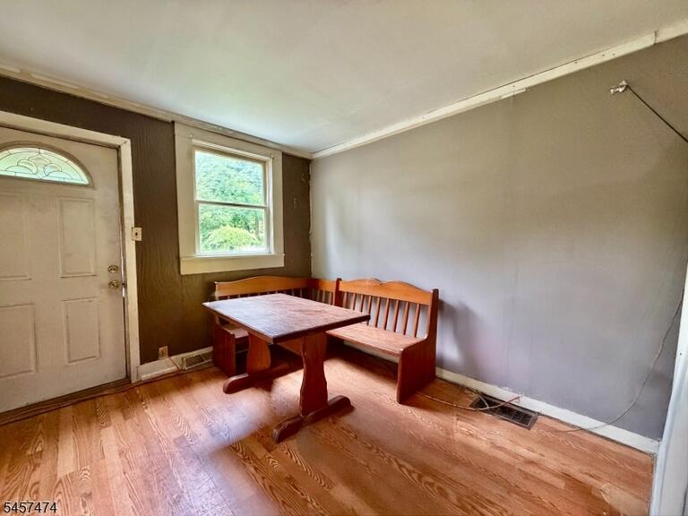 Property listing MLS 4049900 photo 5