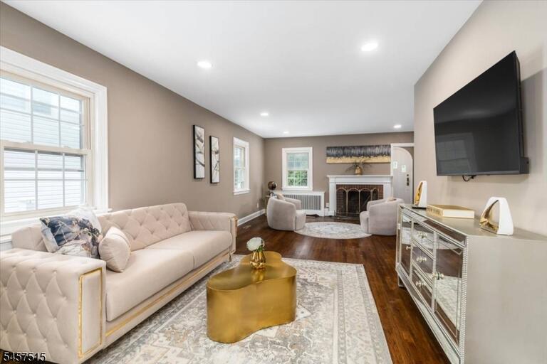 Property listing MLS 4049905 photo 9