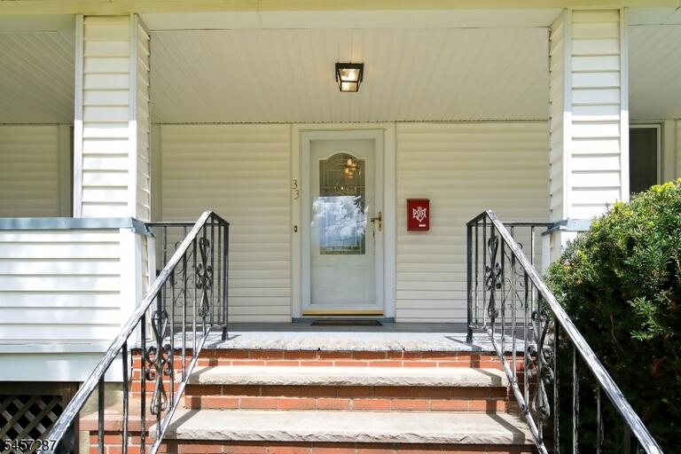 Property listing MLS 4049910 photo 3