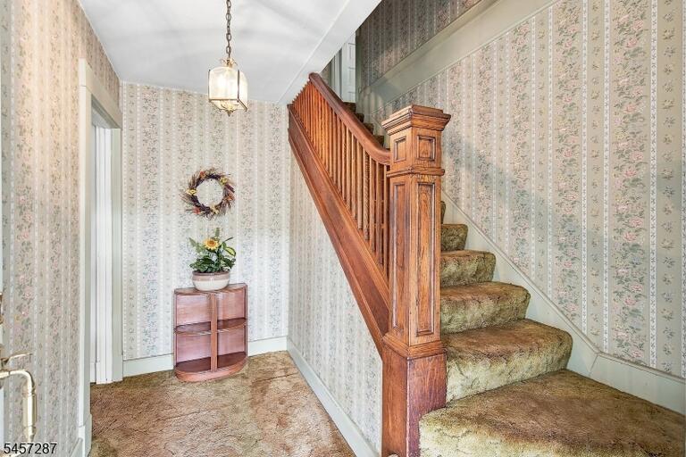 Property listing MLS 4049910 photo 4