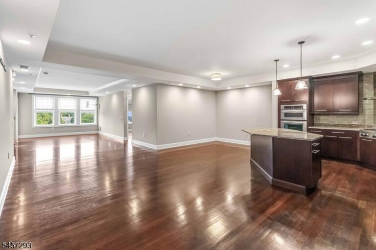 Property listing MLS 4049916 photo 1