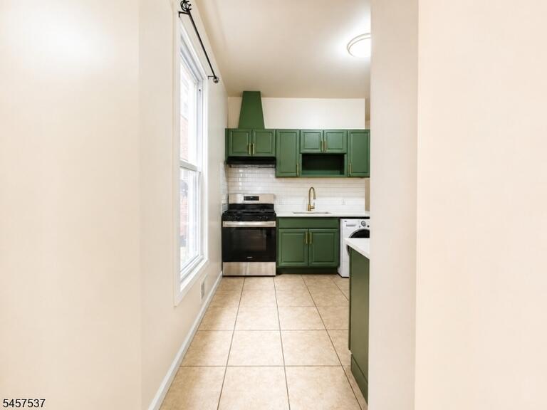 Property listing MLS 4049921 photo 11
