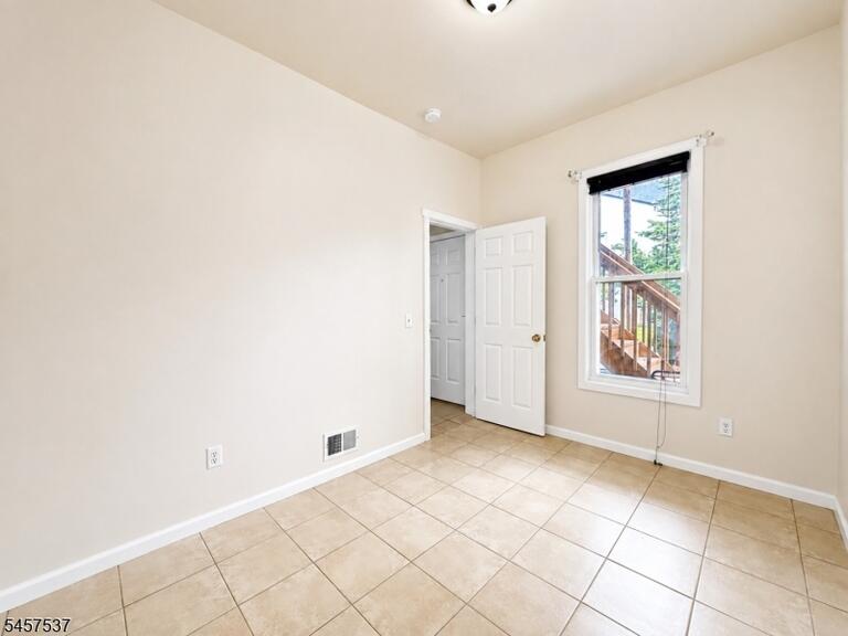 Property listing MLS 4049921 photo 18