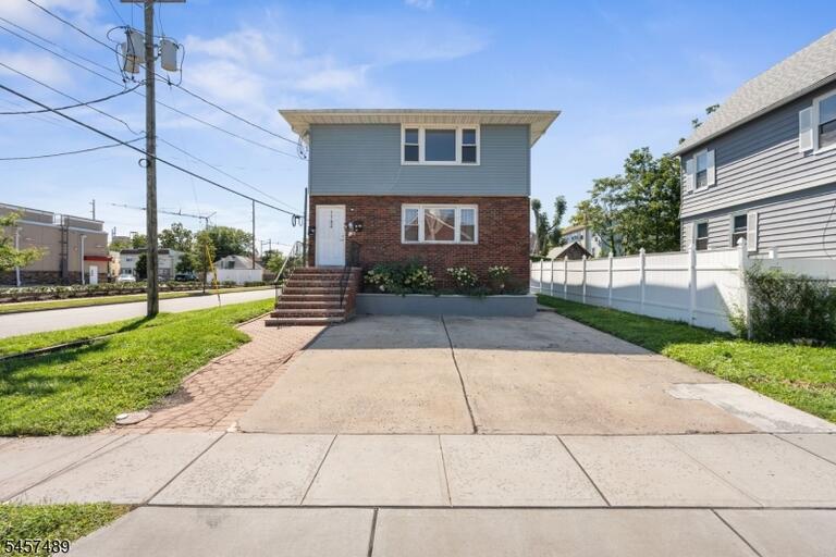 Property listing MLS 4049936 photo 1